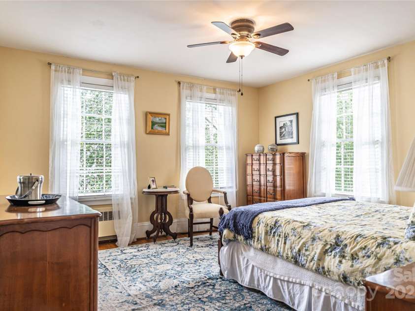 308 prince Street, Laurinburg, NC 28352.  MLS# CAR4264120, YatesRealty ID 15486. 