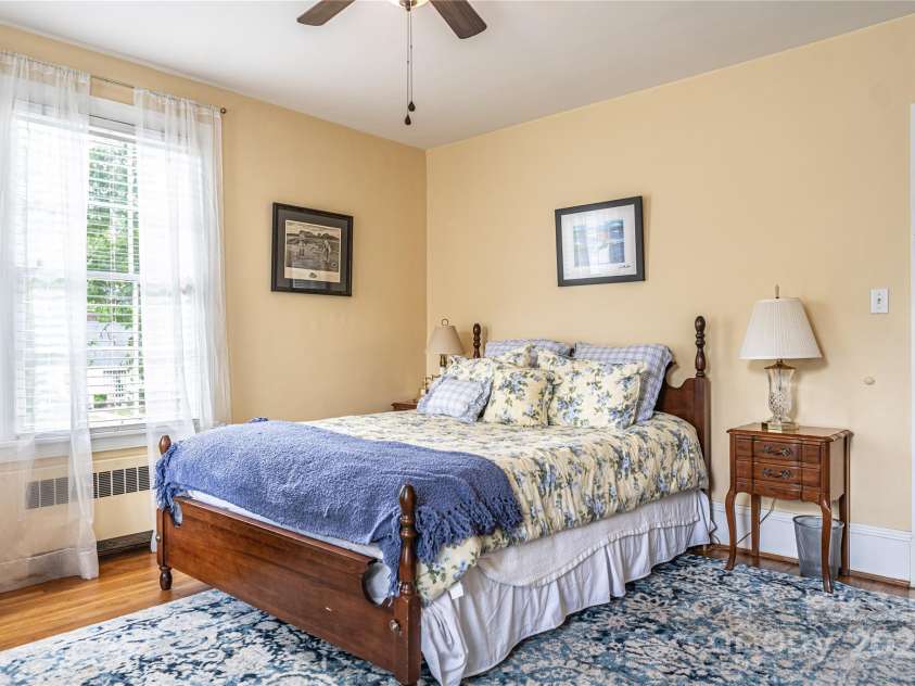 308 prince Street, Laurinburg, NC 28352.  MLS# CAR4264120, YatesRealty ID 15486. 