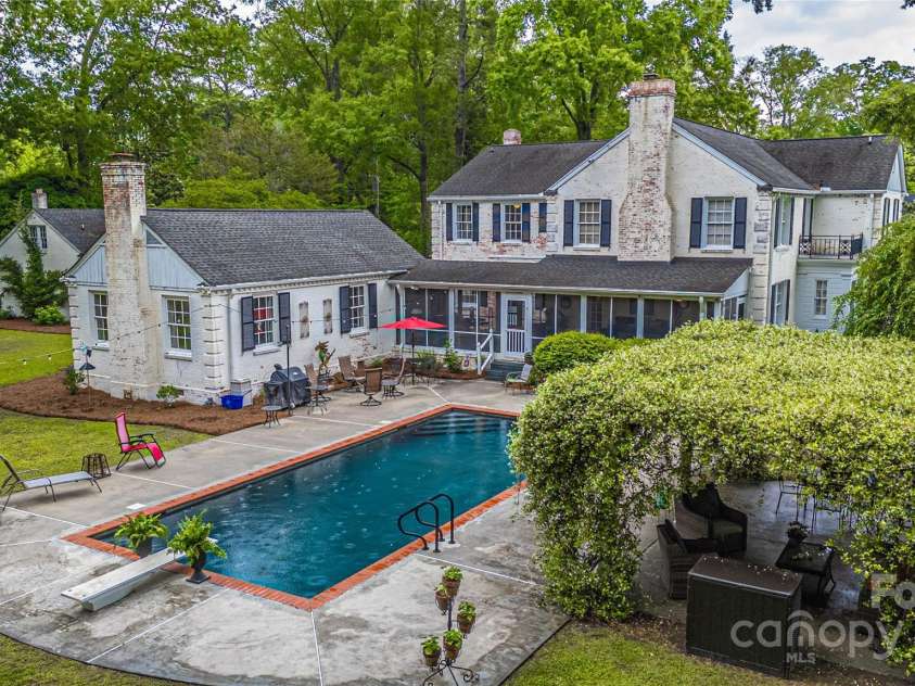 308 prince Street, Laurinburg, NC 28352.  MLS# CAR4264120, YatesRealty ID 15486. 