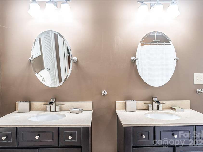 308 prince Street, Laurinburg, NC 28352.  MLS# CAR4264120, YatesRealty ID 15486. 