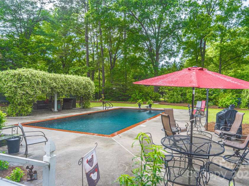 308 prince Street, Laurinburg, NC 28352.  MLS# CAR4264120, YatesRealty ID 15486. 