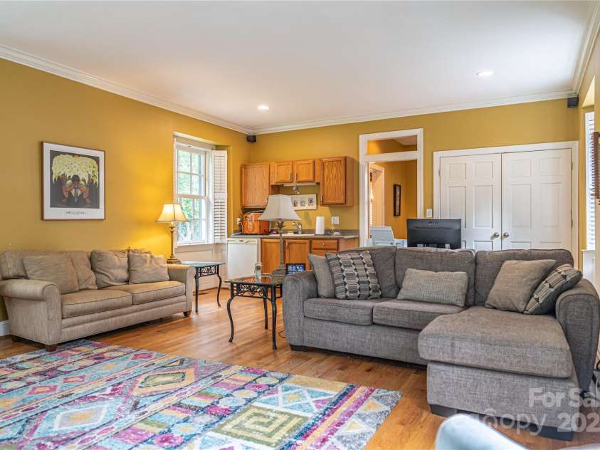 308 prince Street, Laurinburg, NC 28352.  MLS# CAR4264120, YatesRealty ID 15486. 