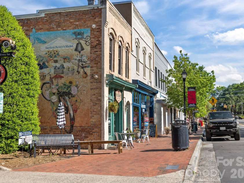 19823 Davidson Concord Road, Davidson, NC 28036.  MLS# CAR4347655, YatesRealty ID 15487. Beautiful Downtown Davidson is so close by!