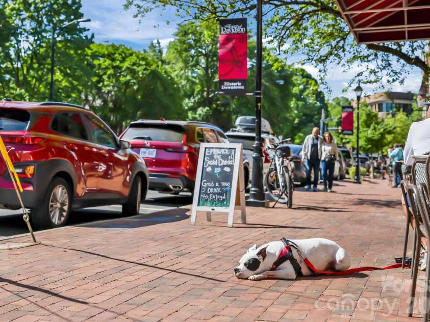 19823 Davidson Concord Road, Davidson, NC 28036.  MLS# CAR4347655, YatesRealty ID 15487. Beautiful Downtown Davidson is so close by!