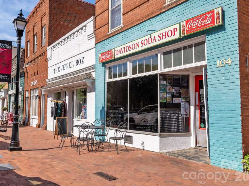 19823 Davidson Concord Road, Davidson, NC 28036.  MLS# CAR4347655, YatesRealty ID 15487. Beautiful Downtown Davidson is so close by!