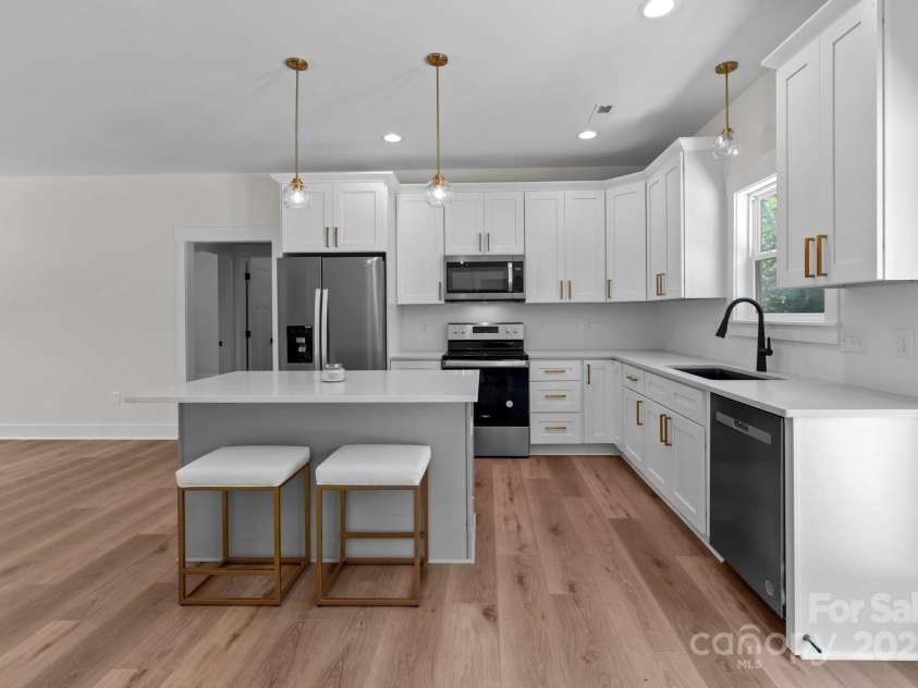 2220 Mooresville Road, Salisbury, NC 28147.  MLS# CAR4263068, YatesRealty ID 15487. 