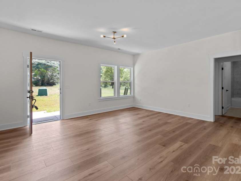 2220 Mooresville Road, Salisbury, NC 28147.  MLS# CAR4263068, YatesRealty ID 15487. 