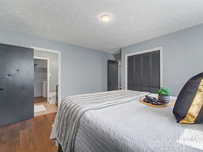 160 Canter Lane, Sylva, NC 28779.  MLS# CAR4374470, YatesRealty ID 15488. 