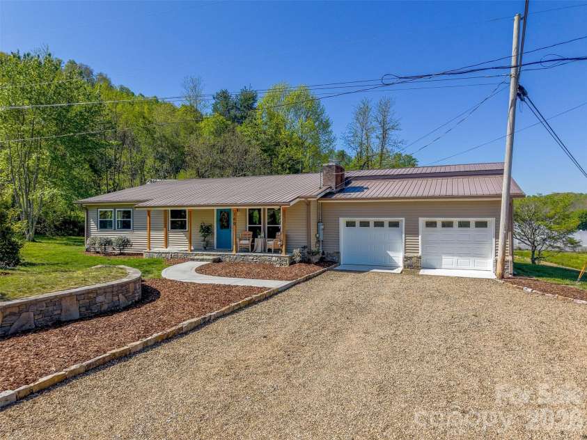 160 Canter Lane, Sylva, NC 28779.  MLS# CAR4374470, YatesRealty ID 15488. 