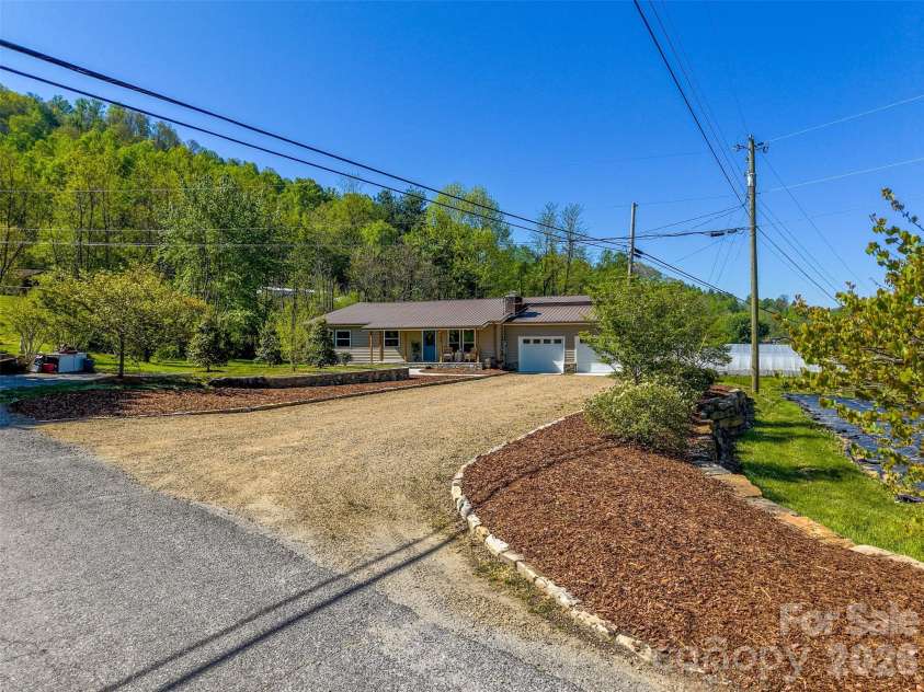 160 Canter Lane, Sylva, NC 28779.  MLS# CAR4374470, YatesRealty ID 15488. 