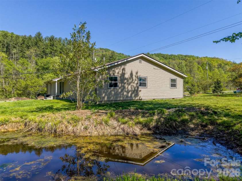 160 Canter Lane, Sylva, NC 28779.  MLS# CAR4374470, YatesRealty ID 15488. 