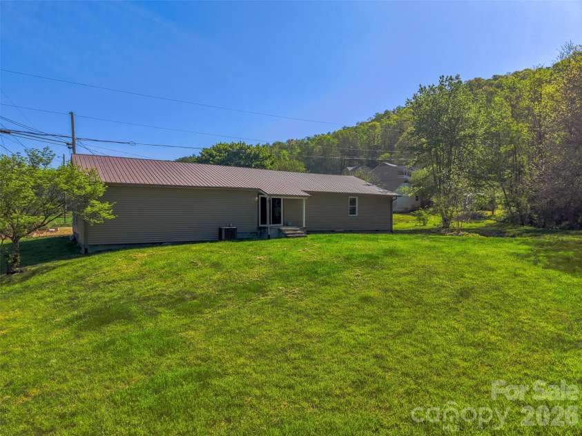 160 Canter Lane, Sylva, NC 28779.  MLS# CAR4374470, YatesRealty ID 15488. 