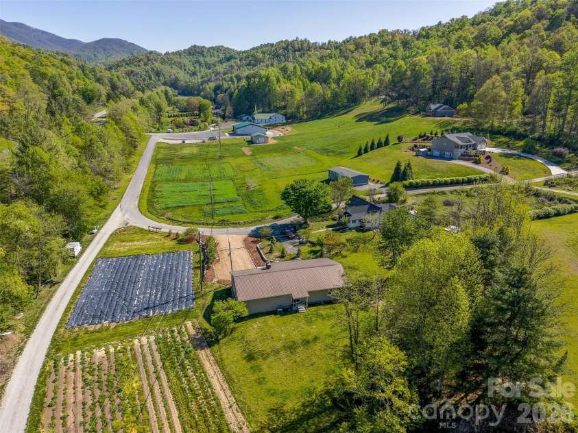 160 Canter Lane, Sylva, NC 28779.  MLS# CAR4374470, YatesRealty ID 15488. 