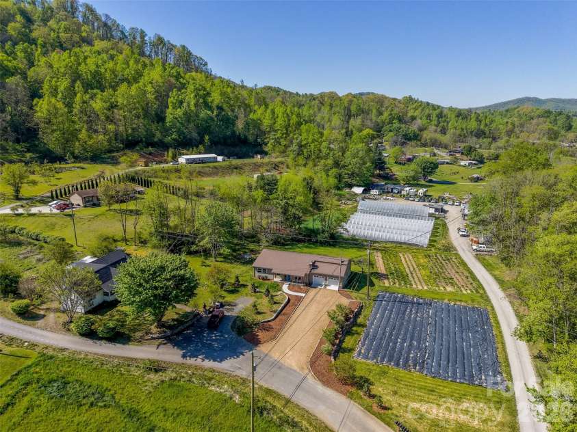 160 Canter Lane, Sylva, NC 28779.  MLS# CAR4374470, YatesRealty ID 15488. 