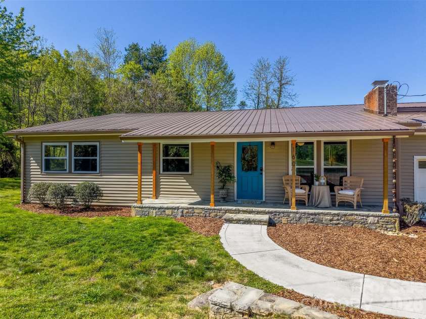 160 Canter Lane, Sylva, NC 28779.  MLS# CAR4374470, YatesRealty ID 15488. 