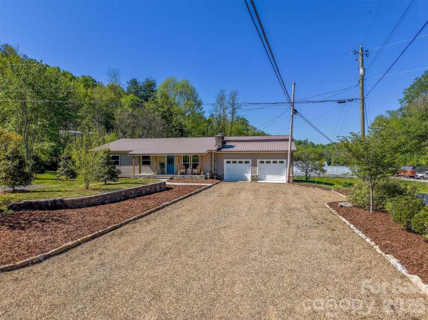 160 Canter Lane, Sylva, NC 28779.  MLS# CAR4374470, YatesRealty ID 15488. 