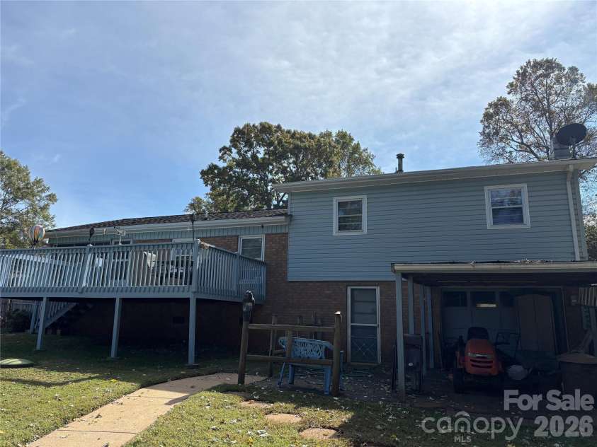 1954 Villa Drive, Newton, NC 28658.  MLS# CAR4316462, YatesRealty ID 15489. 