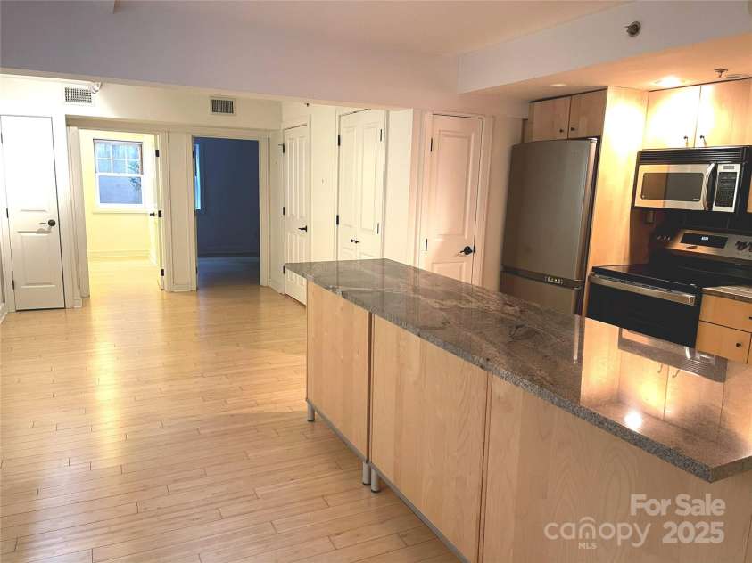 37 Hiawassee Street, Asheville, NC 28801.  MLS# CAR4332194, YatesRealty ID 1549. 