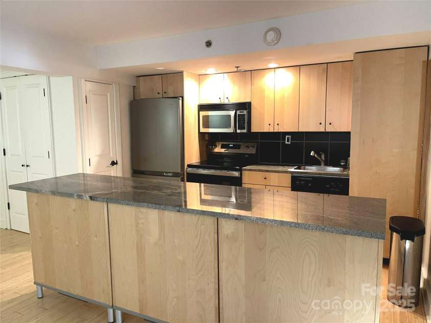 37 Hiawassee Street, Asheville, NC 28801.  MLS# CAR4332194, YatesRealty ID 1549. 