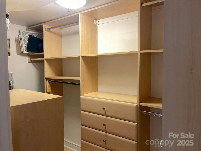 37 Hiawassee Street, Asheville, NC 28801.  MLS# CAR4332194, YatesRealty ID 1549. 