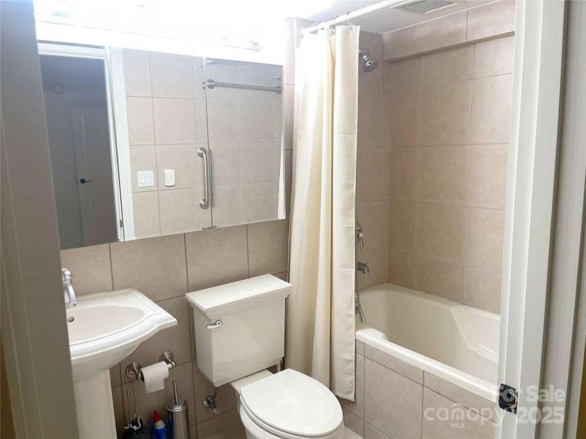 37 Hiawassee Street, Asheville, NC 28801.  MLS# CAR4332194, YatesRealty ID 1549. 