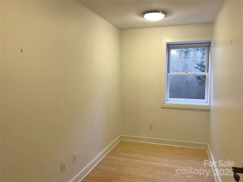 37 Hiawassee Street, Asheville, NC 28801.  MLS# CAR4332194, YatesRealty ID 1549. 