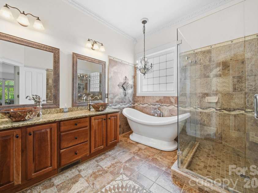 1019 Brookline Drive, Huntersville, NC 28078.  MLS# CAR4372800, YatesRealty ID 15490. 