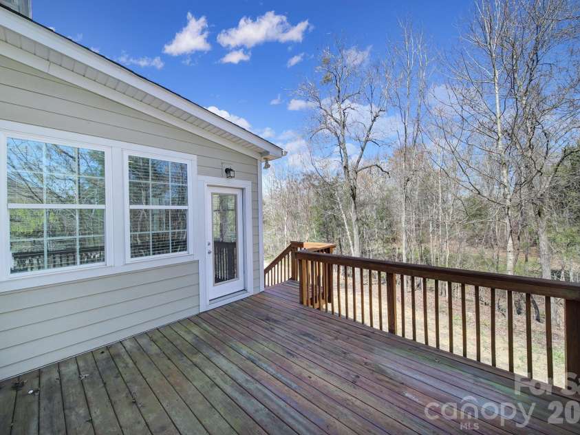 1412 Screech Owl Road, Waxhaw, NC 28173.  MLS# CAR4359461, YatesRealty ID 15491. 