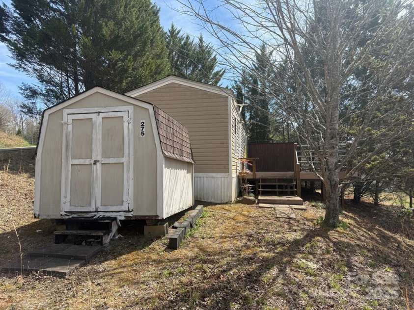 275 Taylor Road, Franklin, NC 28734.  MLS# CAR4264336, YatesRealty ID 15493. 
