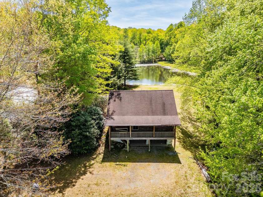 944 High Peak Road, Hendersonville, NC 28739.  MLS# CAR4373627, YatesRealty ID 15493. 