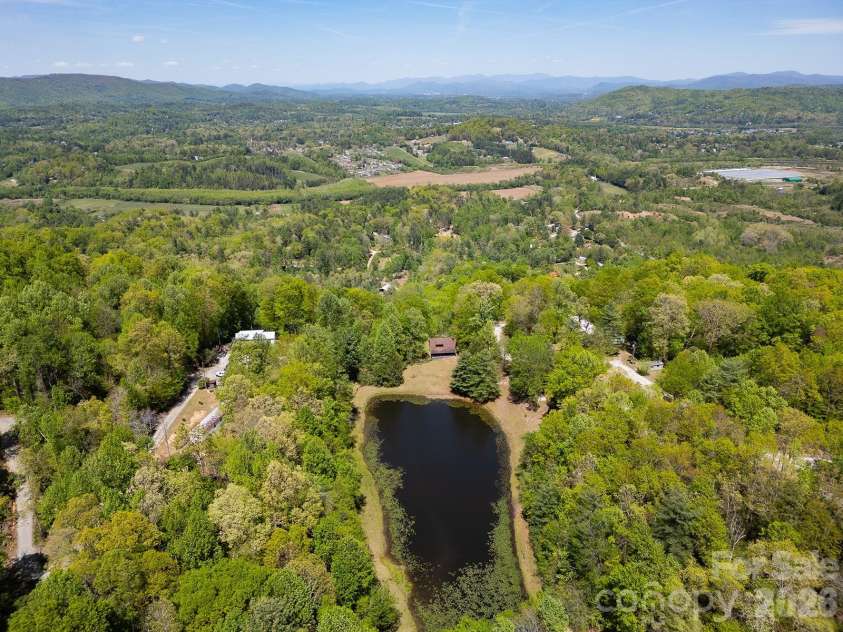 944 High Peak Road, Hendersonville, NC 28739.  MLS# CAR4373627, YatesRealty ID 15493. 
