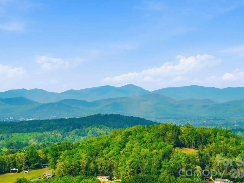 944 High Peak Road, Hendersonville, NC 28739.  MLS# CAR4373627, YatesRealty ID 15493. 