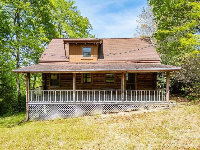 944 High Peak Road, Hendersonville, NC 28739.  MLS# CAR4373627, YatesRealty ID 15493. 
