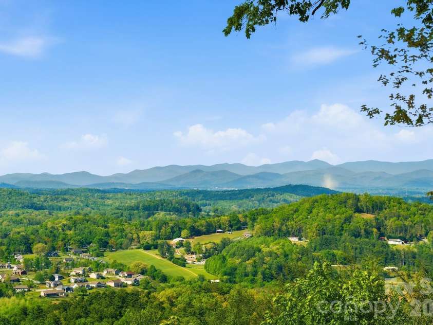 944 High Peak Road, Hendersonville, NC 28739.  MLS# CAR4373627, YatesRealty ID 15493. 