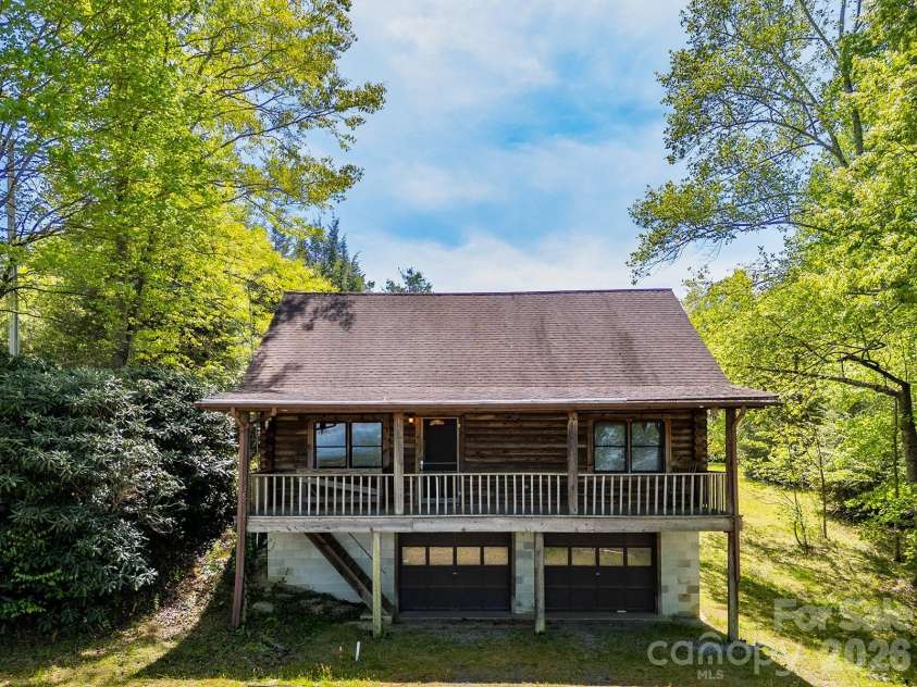 944 High Peak Road, Hendersonville, NC 28739.  MLS# CAR4373627, YatesRealty ID 15493. 