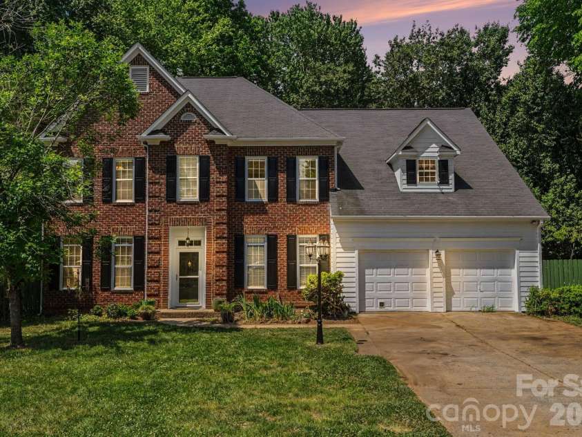6900 Beamish Place, Mint Hill, NC 28227.  MLS# CAR4374413, YatesRealty ID 15494. 