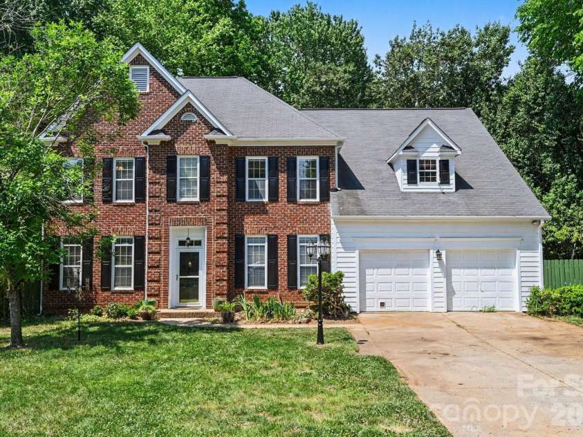 6900 Beamish Place, Mint Hill, NC 28227.  MLS# CAR4374413, YatesRealty ID 15494. 