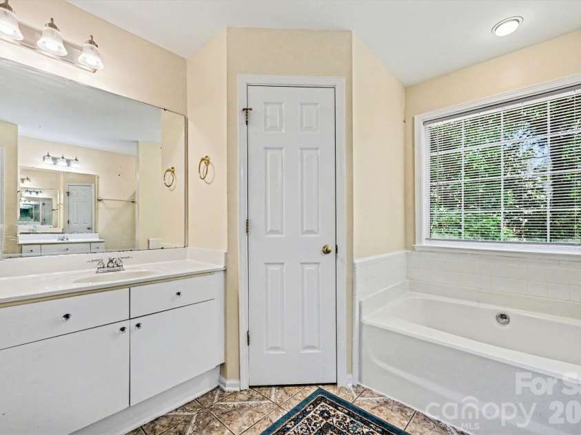 6900 Beamish Place, Mint Hill, NC 28227.  MLS# CAR4374413, YatesRealty ID 15494. 