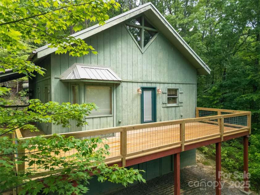 261 Franks Cove Road, Brevard, NC 28712.  MLS# CAR4263831, YatesRealty ID 15496. 