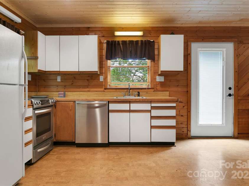 261 Franks Cove Road, Brevard, NC 28712.  MLS# CAR4263831, YatesRealty ID 15496. Kitchen Area