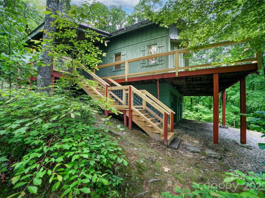 261 Franks Cove Road, Brevard, NC 28712.  MLS# CAR4263831, YatesRealty ID 15496. Welcome Home: 261 Franks Cove Road