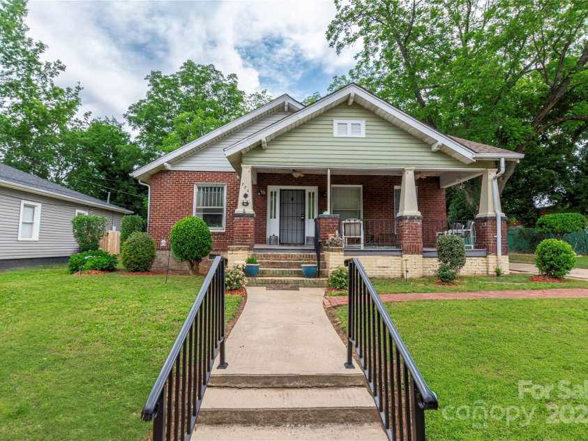 224 Steele Street, Salisbury, NC 28144.  MLS# CAR4264442, YatesRealty ID 15498. 