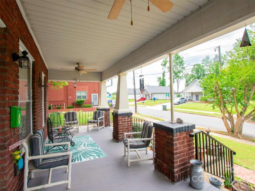 224 Steele Street, Salisbury, NC 28144.  MLS# CAR4264442, YatesRealty ID 15498. 