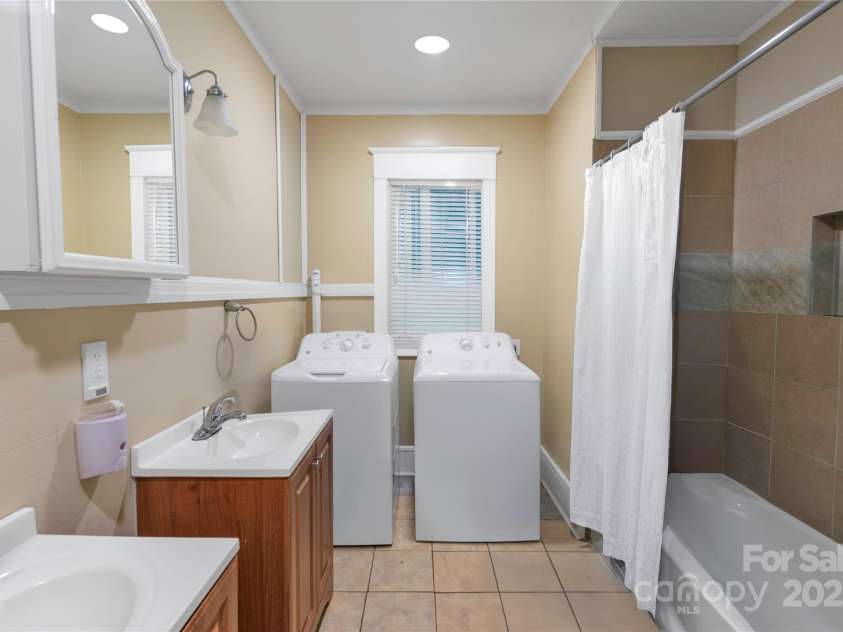224 Steele Street, Salisbury, NC 28144.  MLS# CAR4264442, YatesRealty ID 15498. 