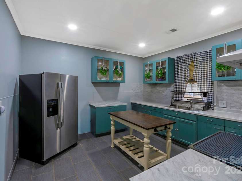 224 Steele Street, Salisbury, NC 28144.  MLS# CAR4264442, YatesRealty ID 15498. 
