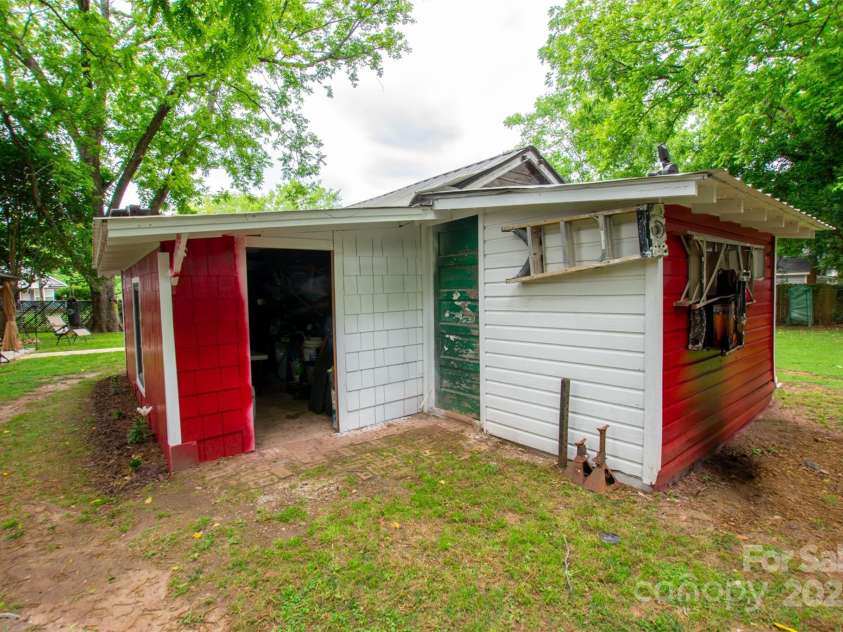224 Steele Street, Salisbury, NC 28144.  MLS# CAR4264442, YatesRealty ID 15498. 