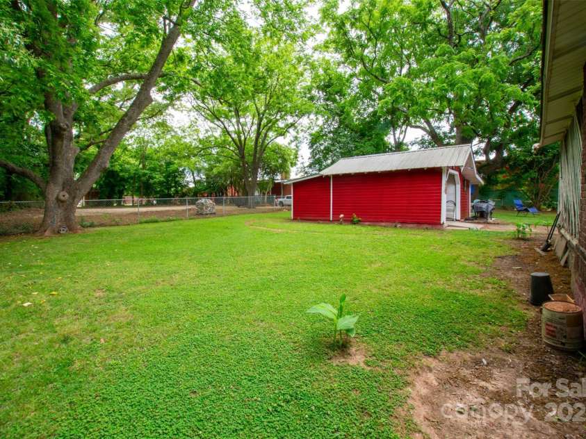 224 Steele Street, Salisbury, NC 28144.  MLS# CAR4264442, YatesRealty ID 15498. 