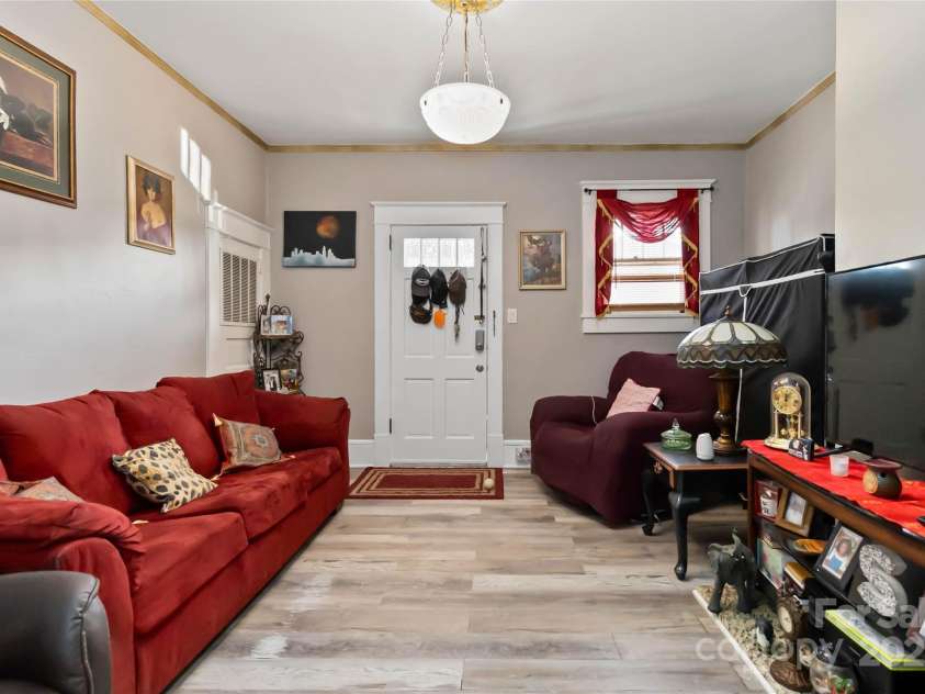 224 Steele Street, Salisbury, NC 28144.  MLS# CAR4327512, YatesRealty ID 15498. 