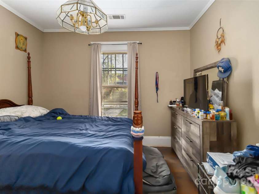 224 Steele Street, Salisbury, NC 28144.  MLS# CAR4327512, YatesRealty ID 15498. 