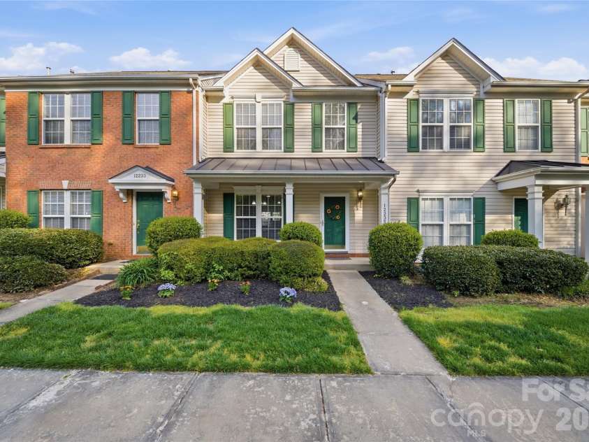 12235 Jessica Place, Charlotte, NC 28269.  MLS# CAR4368633, YatesRealty ID 15499. 
